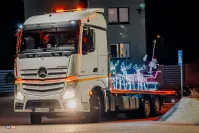 Przejazd św. Mikołaja w Szemudzie z misją charytatywną.