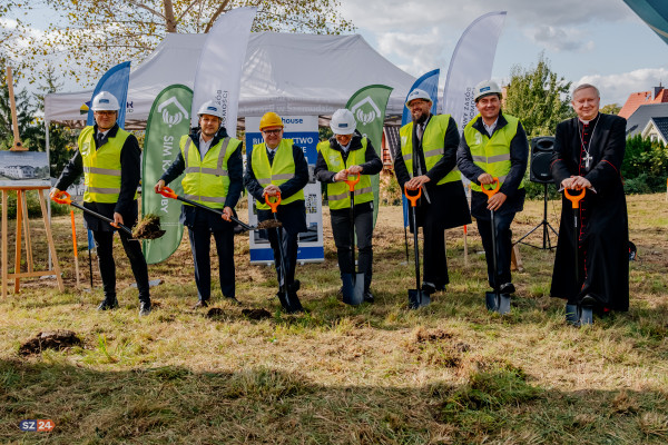 Uroczyście rozpoczęto budowę 18 mieszkań SIM w Kielnie. 