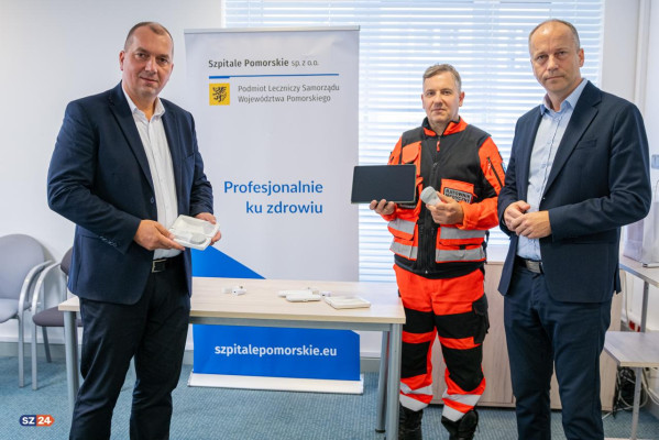 Ratownicy z Szemuda otrzymali mobilny aparat USG.