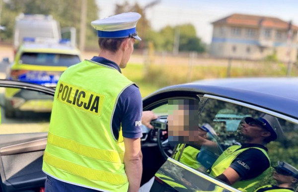 Policja w Dobrzewinie zatrzymała dwóch kierowców po spożyciu alkoholu.